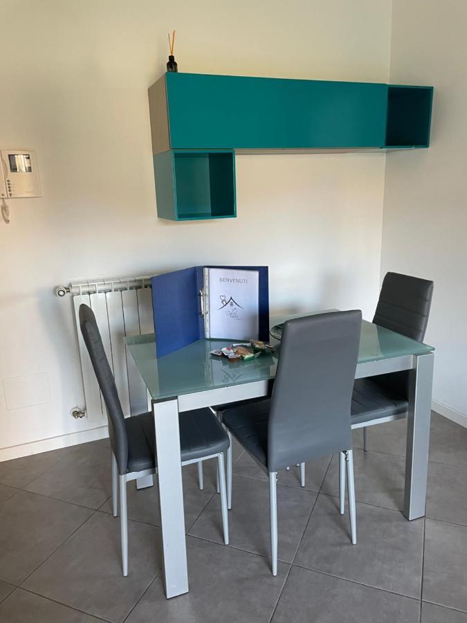 Dolcecasaleogiu Con Parcheggio Coperto Gratuito Apartment Vitinia Bagian luar foto