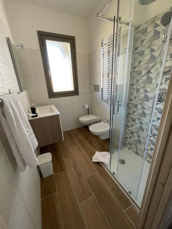Dolcecasaleogiu Con Parcheggio Coperto Gratuito Apartment Vitinia Bagian luar foto
