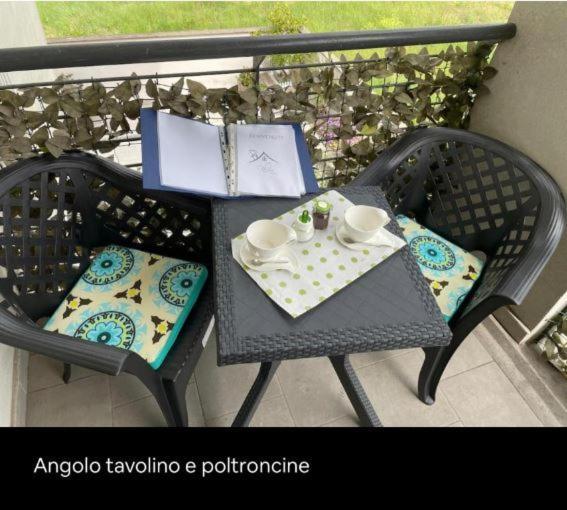 Dolcecasaleogiu Con Parcheggio Coperto Gratuito Apartment Vitinia Bagian luar foto