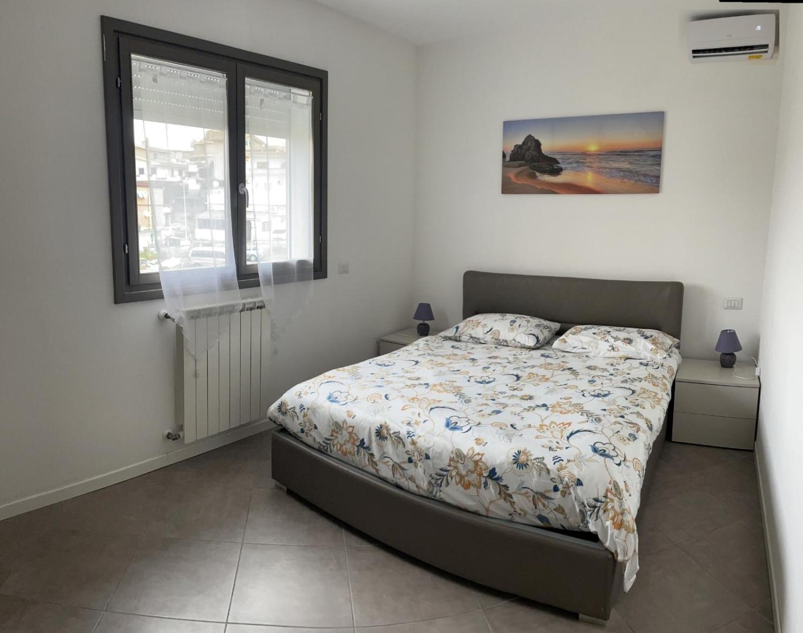 Dolcecasaleogiu Con Parcheggio Coperto Gratuito Apartment Vitinia Bagian luar foto
