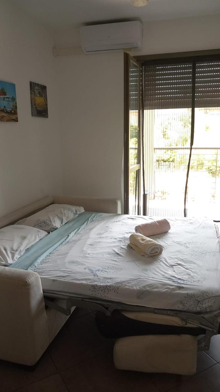 Dolcecasaleogiu Con Parcheggio Coperto Gratuito Apartment Vitinia Bagian luar foto